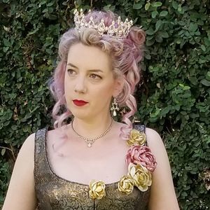 Meet your Posher, Gwendolyn